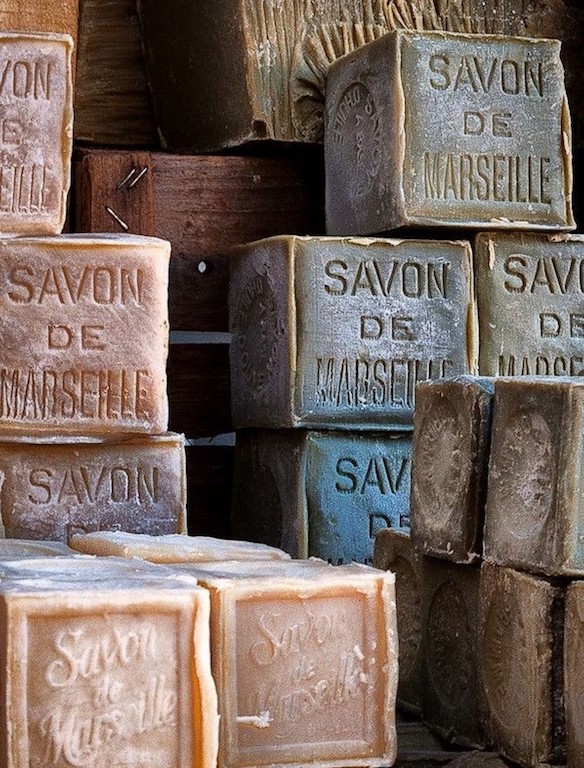Soap of Marseille : The beauty benefits on your body and your hair